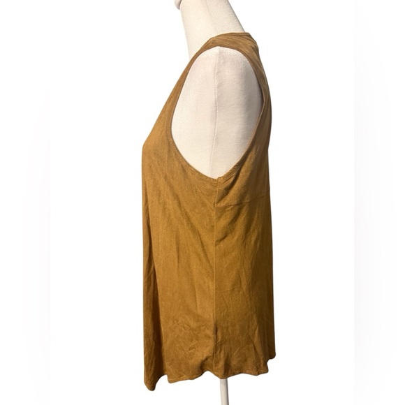 Women’s Soulmates faux suede open sleeveless draped vest/cardigan in a caramel - Picture 2 of 9